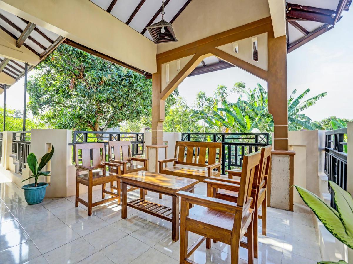Oyo 91261 Cita Suraya Homestay Banyuwangi  Buitenkant foto